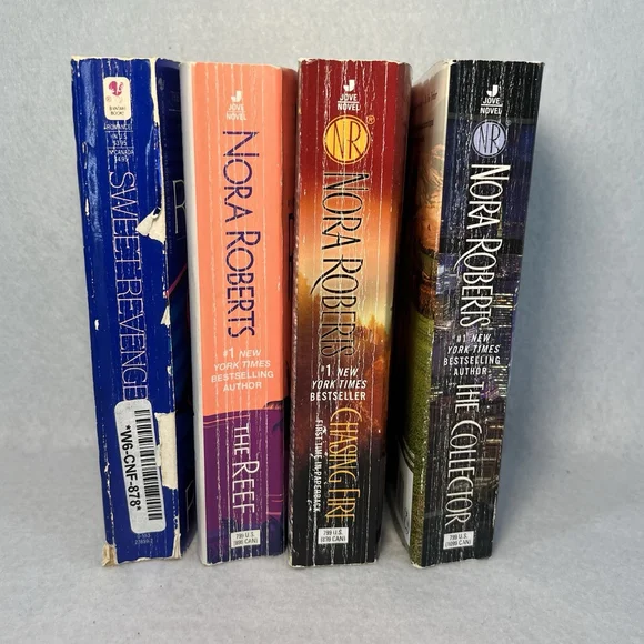 Nora Roberts romantic suspense - Picture 2 of 10